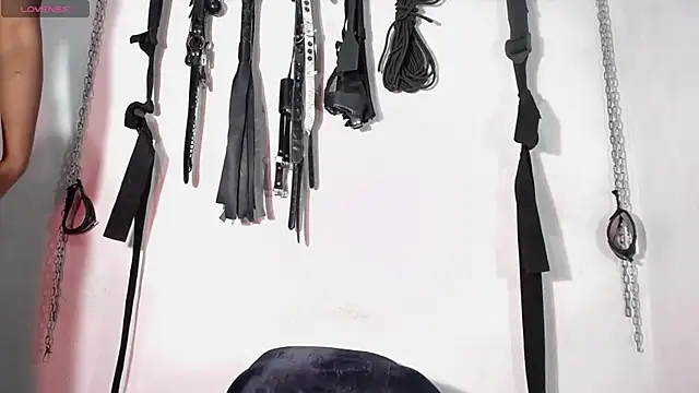 dangerouslyhot online show from January 18, 12:15 pm