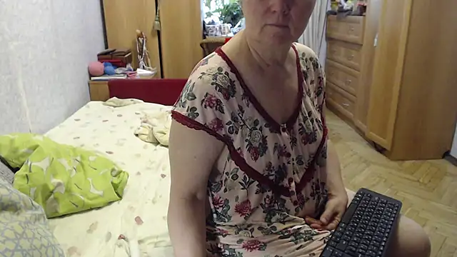 Snapshot of zarinafonliberman chatting on September 18, 5:53 am zarinafonliberman online show from September 18, 5:53 am