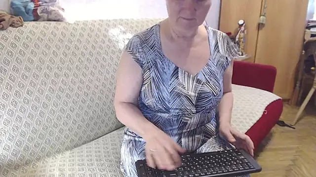 Snapshot of zarinafonliberman chatting on October 17, 6:05 am zarinafonliberman online show from October 17, 6:05 am