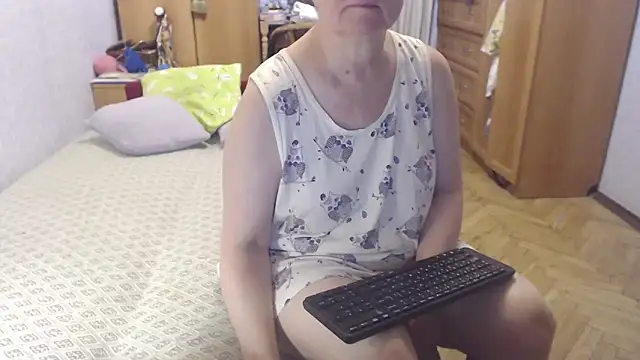 Snapshot of zarinafonliberman chatting on October 25, 6:10 am zarinafonliberman online show from October 25, 6:10 am