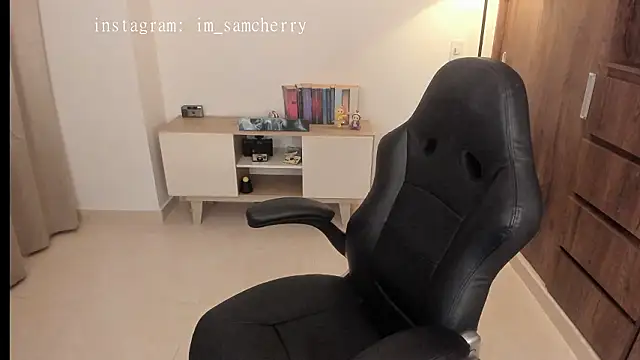 Snapshot of samantha_cherry chatting on March 14, 10:15 pm samantha cherry online show from March 14, 10:15 pm