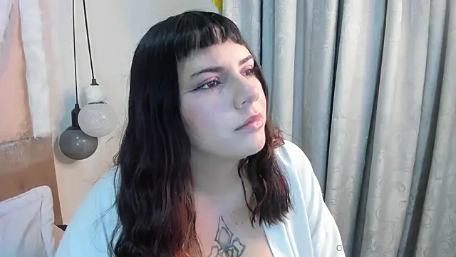 xhinata hyugax online show from September 26, 11:31 pm