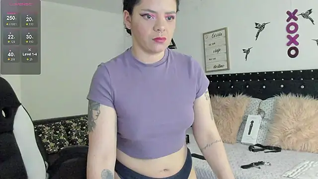 natasha logan  online show from December 3, 4:03 am