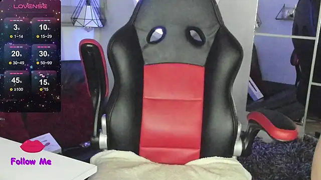 Snapshot of natasha_logan_ chatting on October 4, 4:10 am natasha logan online show from October 4, 4:10 am