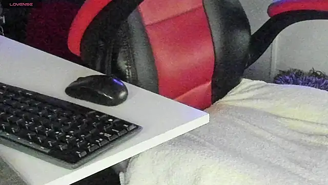 Snapshot of natasha_logan_ chatting on October 21, 4:02 am natasha logan online show from October 21, 4:02 am