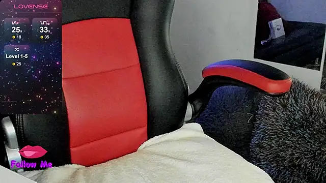 Snapshot of natasha_logan_ chatting on October 26, 4:07 am natasha logan online show from October 26, 4:07 am