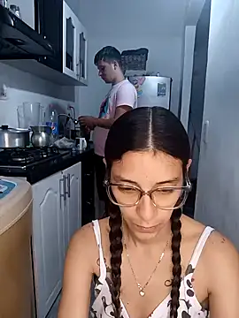 catire2323 online show from December 29, 8:26 pm