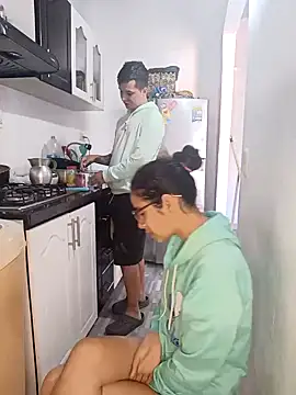 catire2323 online show from January 14, 2:22 pm