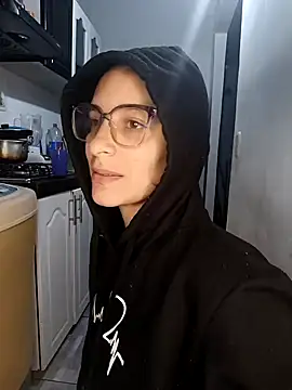 catire2323 online show from January 24, 11:23 pm