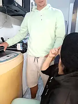 catire2323 online show from March 6, 1:57 pm