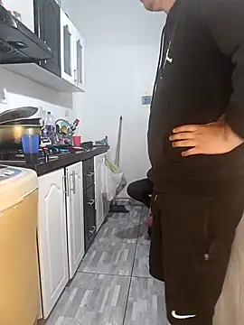 catire2323 online show from October 17, 12:14 am