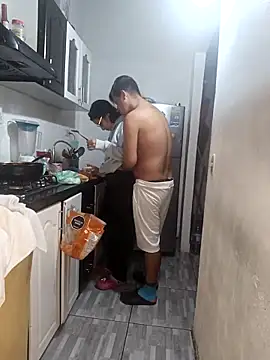 catire2323 online show from December 19, 5:14 am