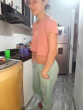 catire2323 online show from December 21, 8:16 pm