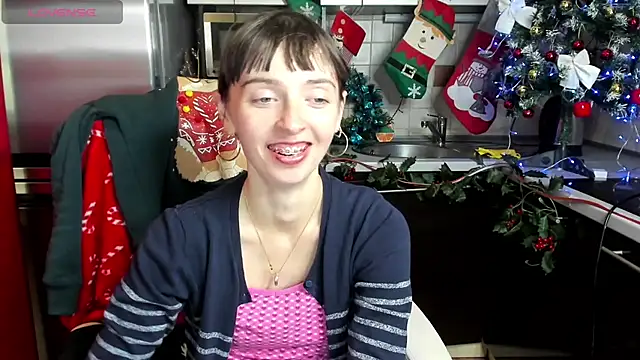 Snapshot of TayanaJons chatting on December 14, 12:44 pm TayanaJons online show from December 14, 12:44 pm