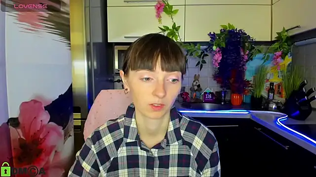 TayanaJons online show from March 31, 7:09 am