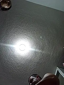 Snapshot of vale_mike chatting on February 21, 4:07 am vale mike online show from February 21, 4:07 am