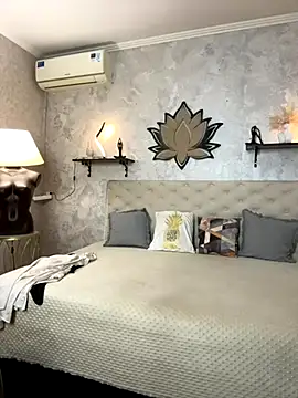 Snapshot of StripBianka chatting on November 12, 6:58 am StripBianka online show from November 12, 6:58 am