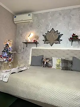 Snapshot of StripBianka chatting on January 15, 7:02 am StripBianka online show from January 15, 7:02 am