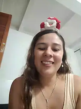 Snapshot of selena_gomez2 chatting on December 22, 10:04 pm selena gomez2 online show from December 22, 10:04 pm