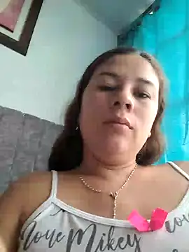 Snapshot of selena_gomez2 chatting on January 19, 12:06 pm selena gomez2 online show from January 19, 12:06 pm