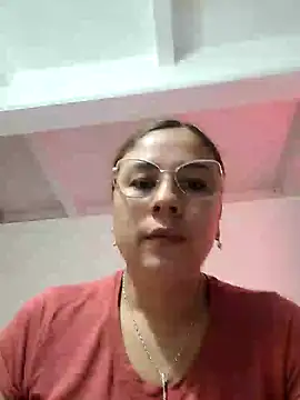 Snapshot of selena_gomez2 chatting on February 11, 1:20 pm selena gomez2 online show from February 11, 1:20 pm