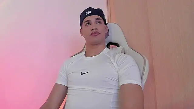 Snapshot of Jimmy_Leeh_ chatting on December 8, 11:08 pm Jimmy Leeh online show from December 8, 11:08 pm