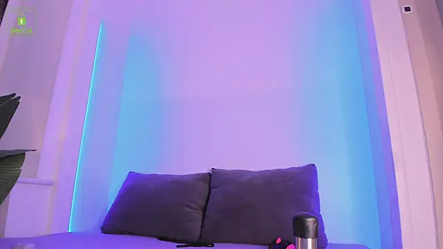 ErikaLust online show from October 16, 4:35 am