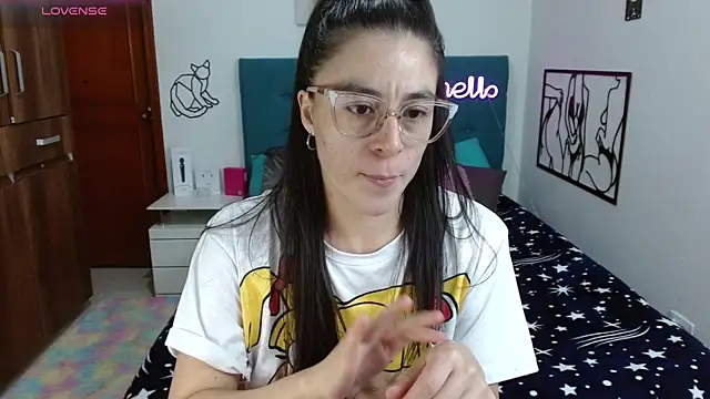 Snapshot of antonella_sweet33 chatting on February 19, 9:44 pm antonella sweet33 online show from February 19, 9:44 pm