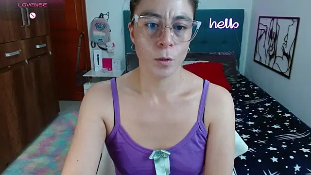 Snapshot of antonella_sweet33 chatting on March 6, 7:10 pm antonella sweet33 online show from March 6, 7:10 pm