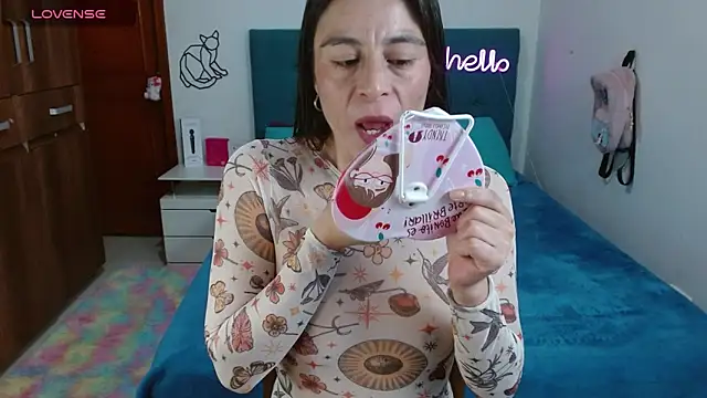 Snapshot of antonella_sweet33 chatting on May 1, 8:46 pm antonella sweet33 online show from May 1, 8:46 pm
