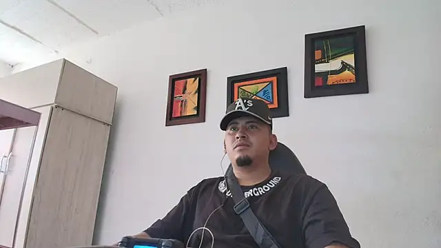 myke andrade online show from December 2, 5:19 pm