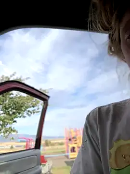 GoldenFlameGoddess online show from September 19, 12:12 am