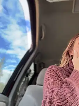 GoldenFlameGoddess online show from October 3, 5:32 pm