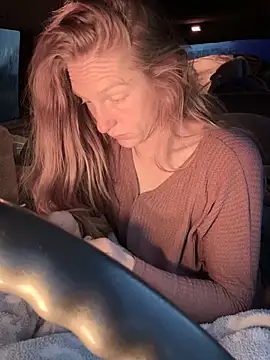 GoldenFlameGoddess online show from December 16, 3:17 pm