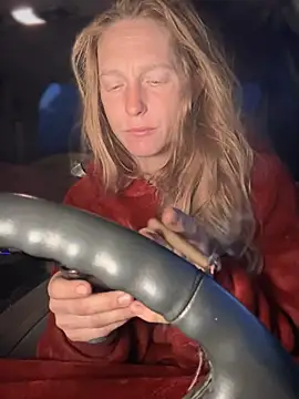 GoldenFlameGoddess online show from January 17, 3:06 pm