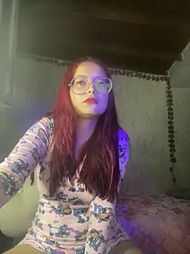 Snapshot of jeda_zone33 chatting on February 18, 5:53 am jeda zone33 online show from February 18, 5:53 am