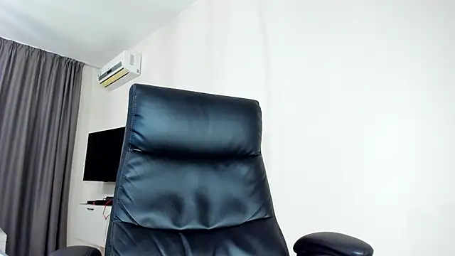 Findom guy online show from April 15, 7:58 pm