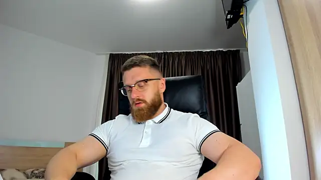 Snapshot of Findom_guy chatting on June 3, 3:17 pm Findom guy online show from June 3, 3:17 pm