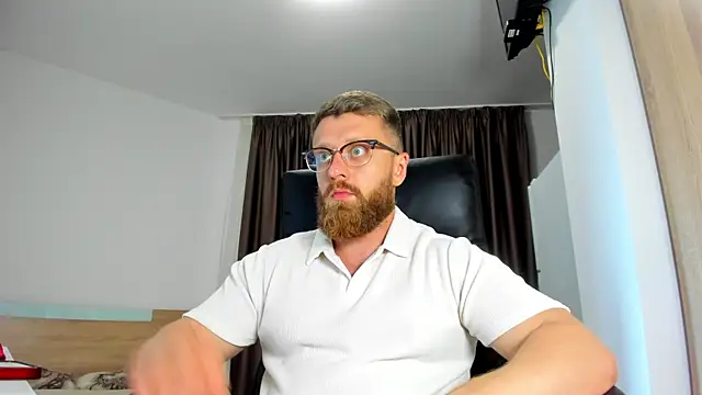 Snapshot of Findom_guy chatting on June 7, 5:27 pm Findom guy online show from June 7, 5:27 pm