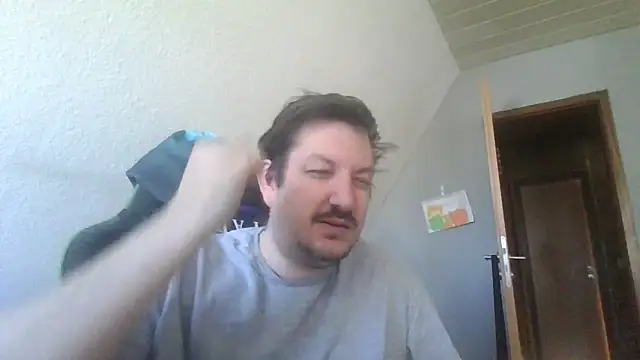 Snapshot of Golffahrer1982 chatting on March 2, 8:32 am Golffahrer1982 online show from March 2, 8:32 am