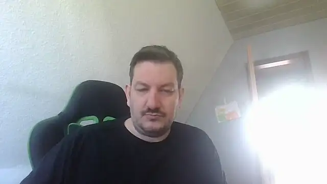 Snapshot of Golffahrer1982 chatting on March 9, 9:35 am Golffahrer1982 online show from March 9, 9:35 am