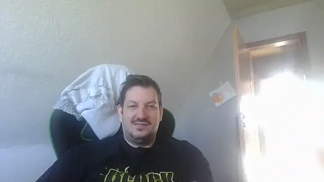 Snapshot of Golffahrer1982 chatting on April 2, 8:01 am Golffahrer1982 online show from April 2, 8:01 am