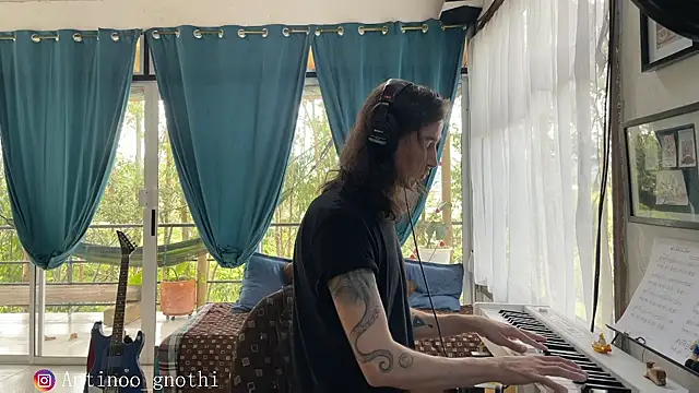 Snapshot of Antinoo_Gnothi chatting on December 1, 7:47 pm Antinoo Gnothi online show from December 1, 7:47 pm