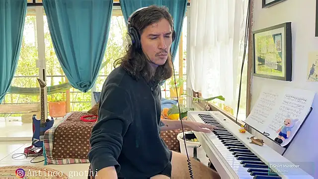 Snapshot of Antinoo_Gnothi chatting on December 15, 5:31 pm Antinoo Gnothi online show from December 15, 5:31 pm