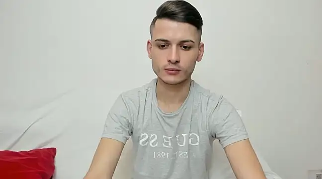 andboyfor6 online show from December 3, 7:33 pm