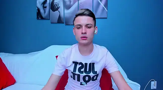 andboyfor6 online show from January 31, 10:10 pm