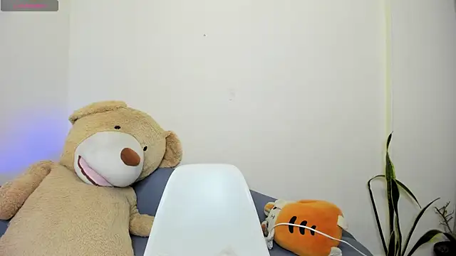 emily adams01 online show from May 15, 11:23 pm