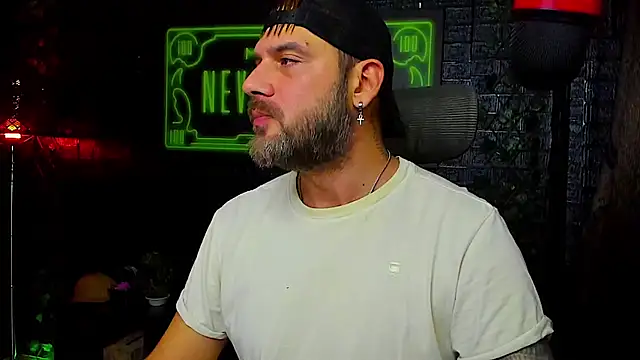 Snapshot of LexXHardy chatting on September 24, 2:48 am LexXHardy online show from September 24, 2:48 am