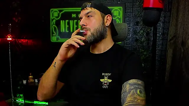 Snapshot of LexXHardy chatting on October 2, 3:02 am LexXHardy online show from October 2, 3:02 am