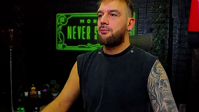 Snapshot of LexXHardy chatting on October 3, 11:07 am LexXHardy online show from October 3, 11:07 am